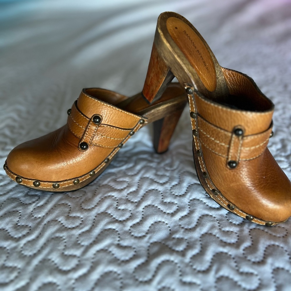 Banana Republic women’s shoes size 6